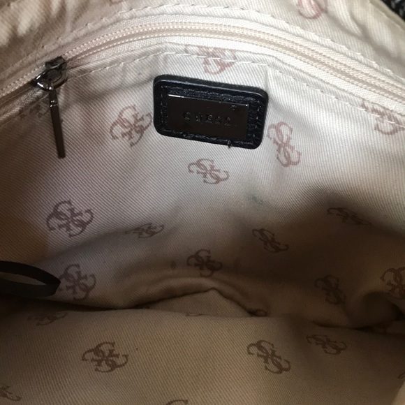 Guess? Crossbody purse - Picture 7 of 8